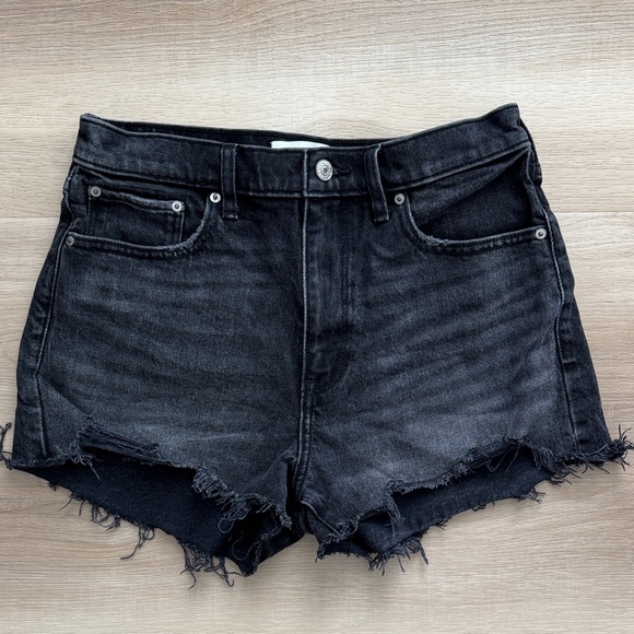 Abercrombie & Fitch Pants - Abercrombie & Fitch - The Mom Short High Rise